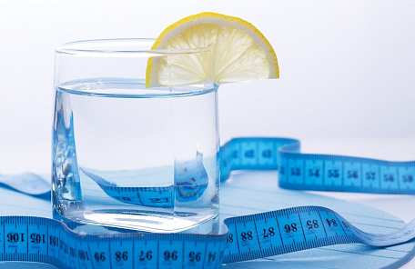 Как правильно пить воду для того, чтобы похудеть?